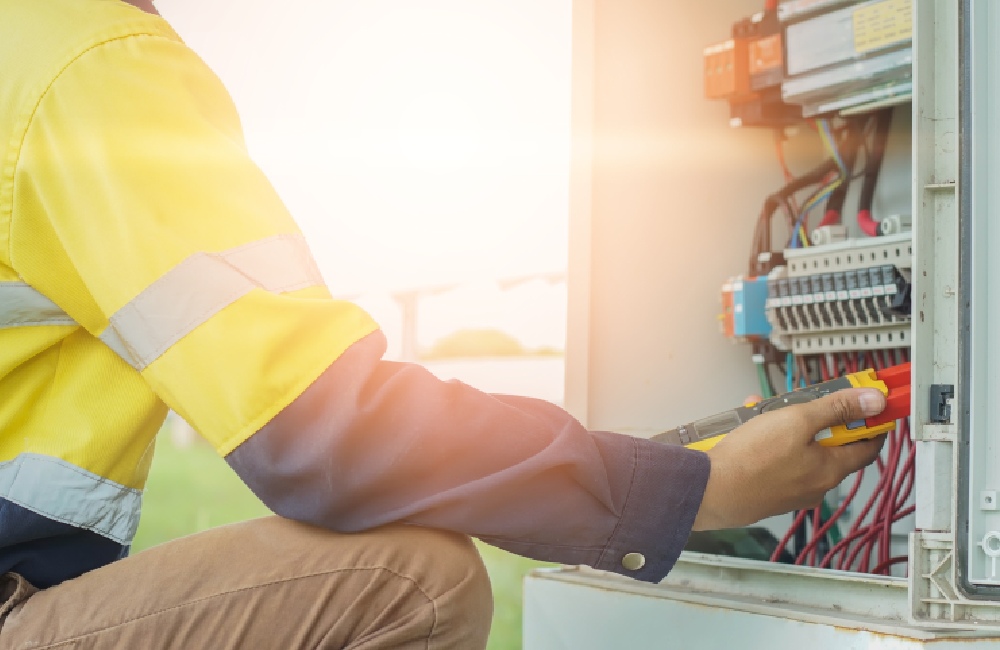 Qualified Electrician